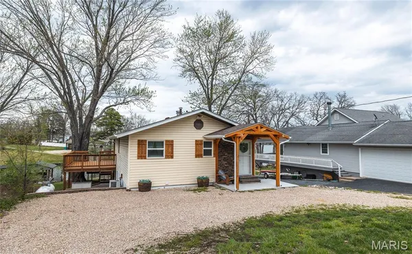 $490,000 | 1642 Lakeshore Drive, Cuba, MO 65453