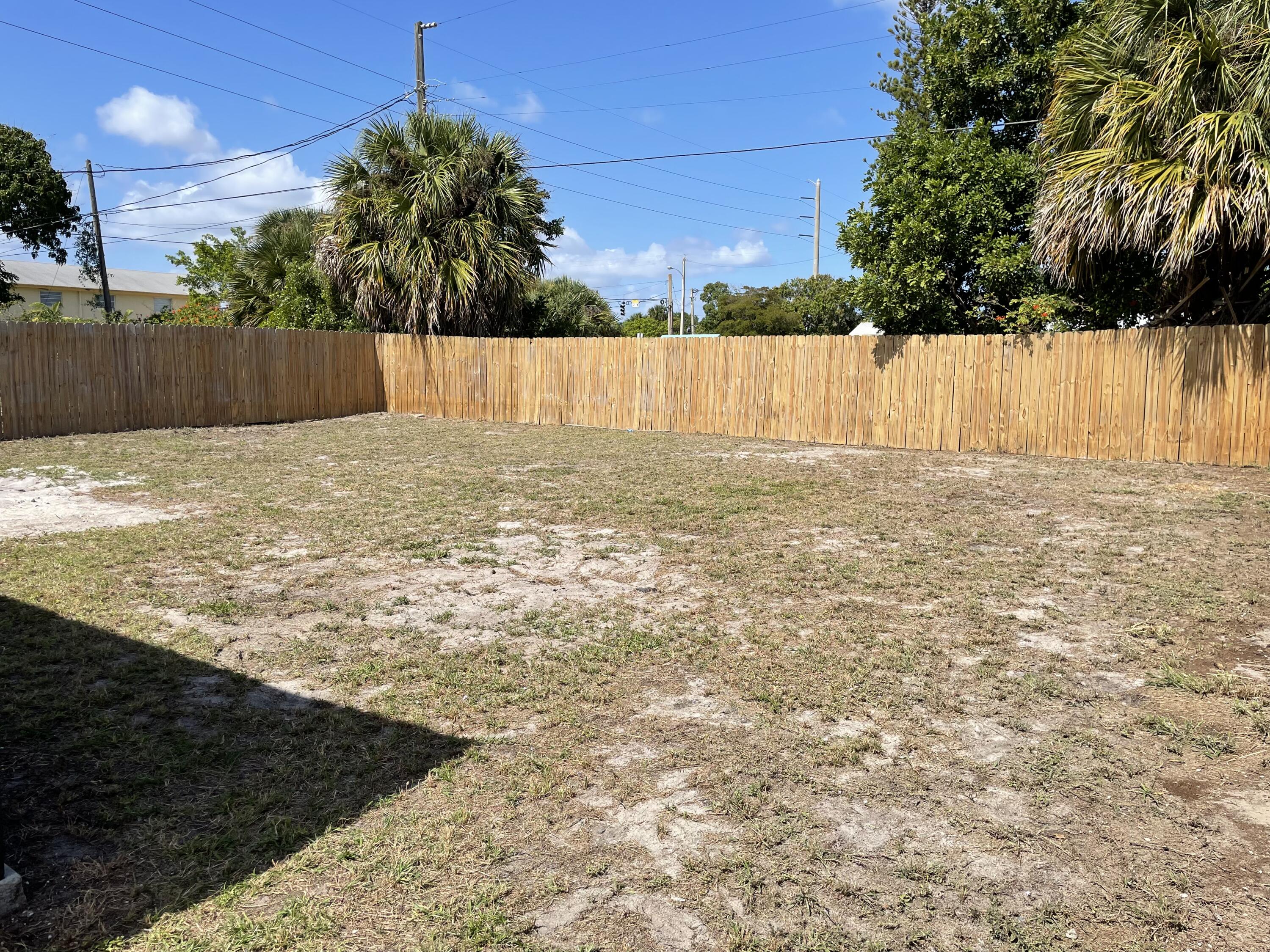 166 West 25th Street Riviera Beach, FL 33404 - Photo 14 of 14 IMG_5472