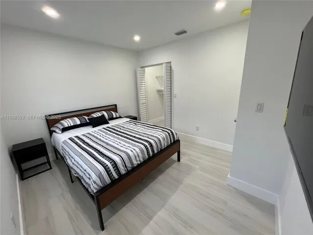 $2,400 | 1910 Thomas Street, Unit 12, Hollywood, FL 33020