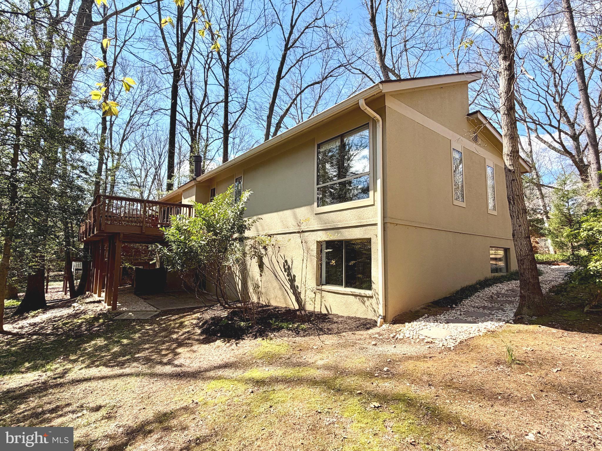2105 Lirio Court Reston, VA 20191 - Photo 5 of 10