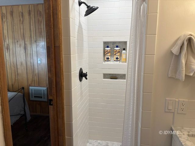 25405 Seneca Road Idyllwild, CA 92549 - Photo 17 of 27 a bathroom with a shower