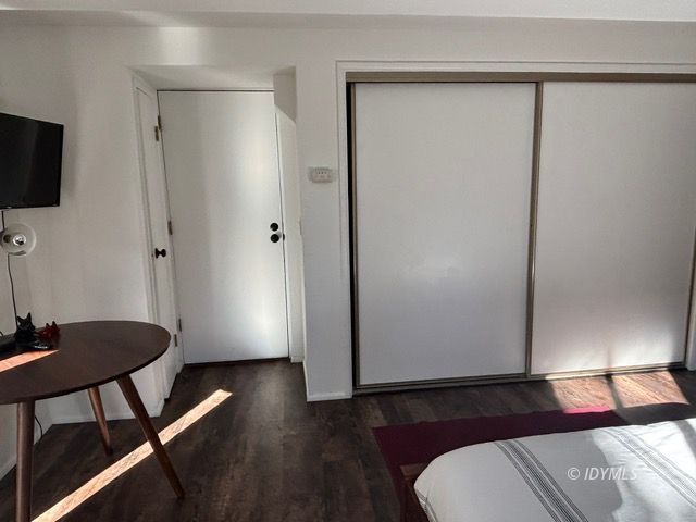 25405 Seneca Road Idyllwild, CA 92549 - Photo 24 of 27 a view of a livingroom with furniture and wooden floor