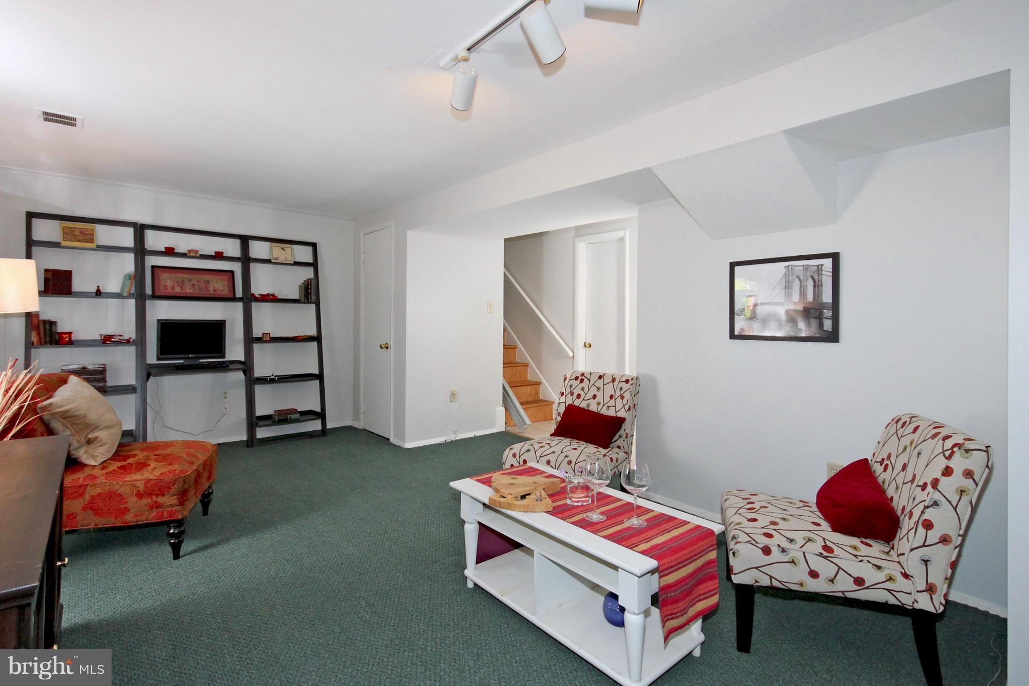 6427 Haystack Road Alexandria, VA 22310 - Photo 15 of 28 Interior (General)