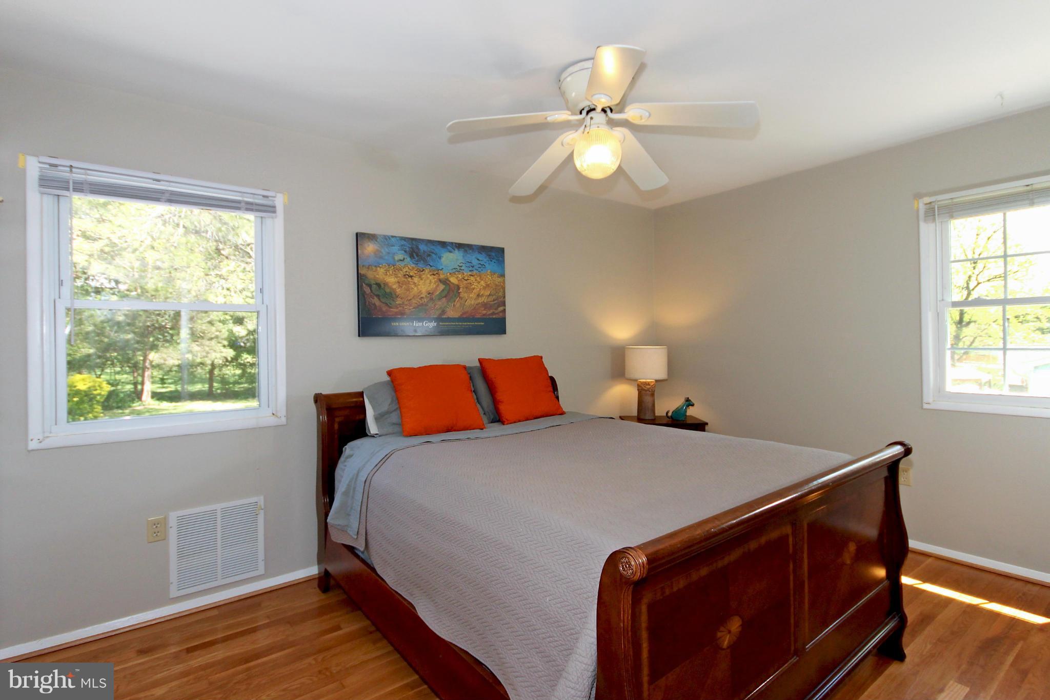 6427 Haystack Road Alexandria, VA 22310 - Photo 21 of 28 Bedroom 1