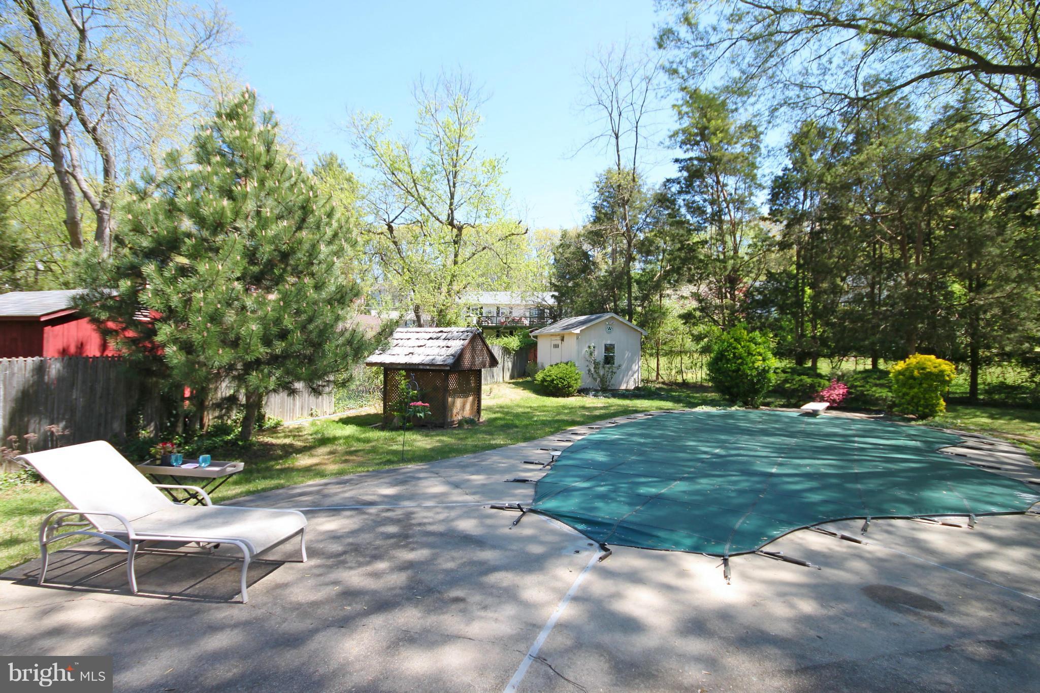 6427 Haystack Road Alexandria, VA 22310 - Photo 4 of 28 Exterior (Rear)