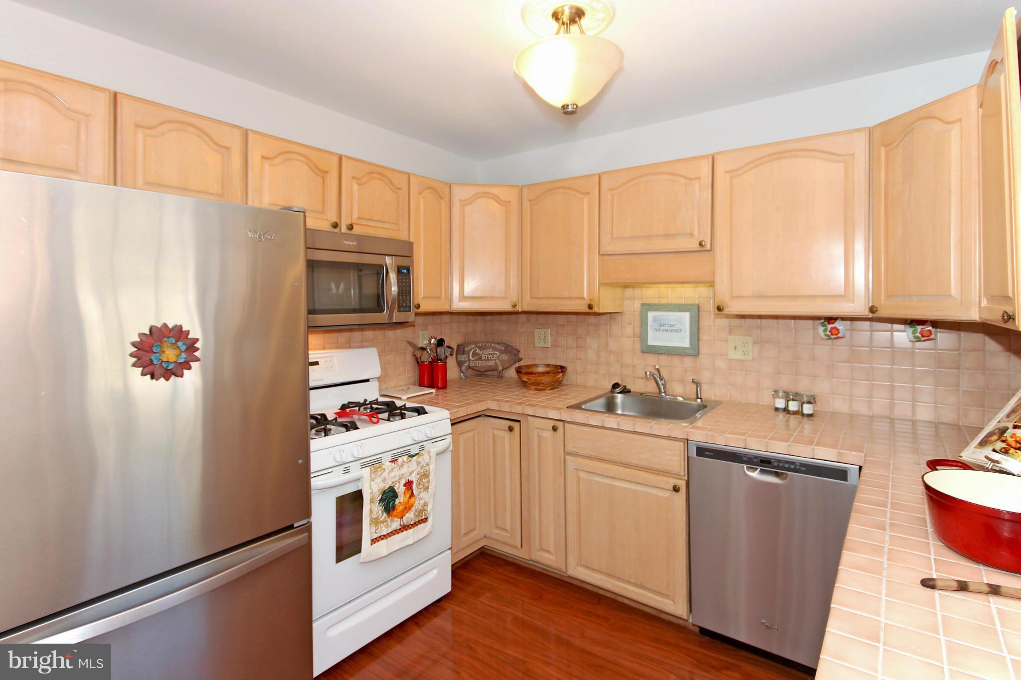 6427 Haystack Road Alexandria, VA 22310 - Photo 7 of 28 Kitchen