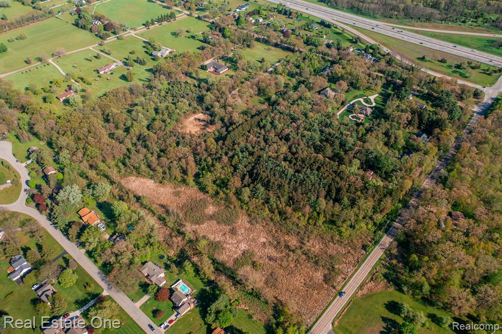 5375 Pleasant Valley Road Brighton, MI 48114 - Photo 67 of 75