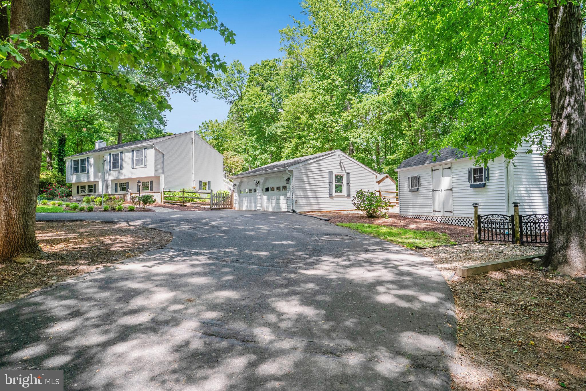 11921 Appling Valley Road Fairfax, VA 22030 - Photo 2 of 30 Gallery Image 2