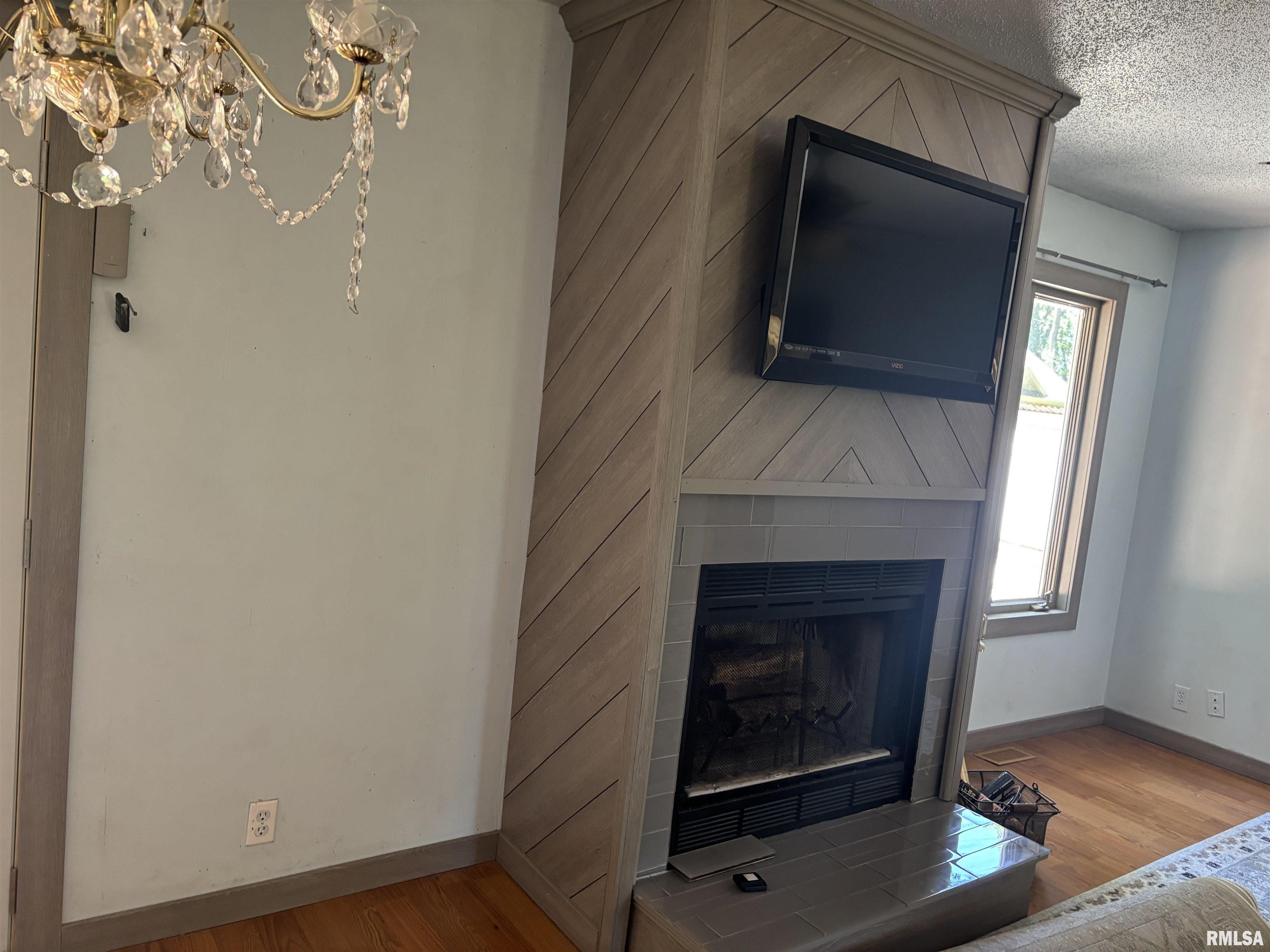 6339 Minder Road Rochester, IL 62563 - Photo 7 of 31