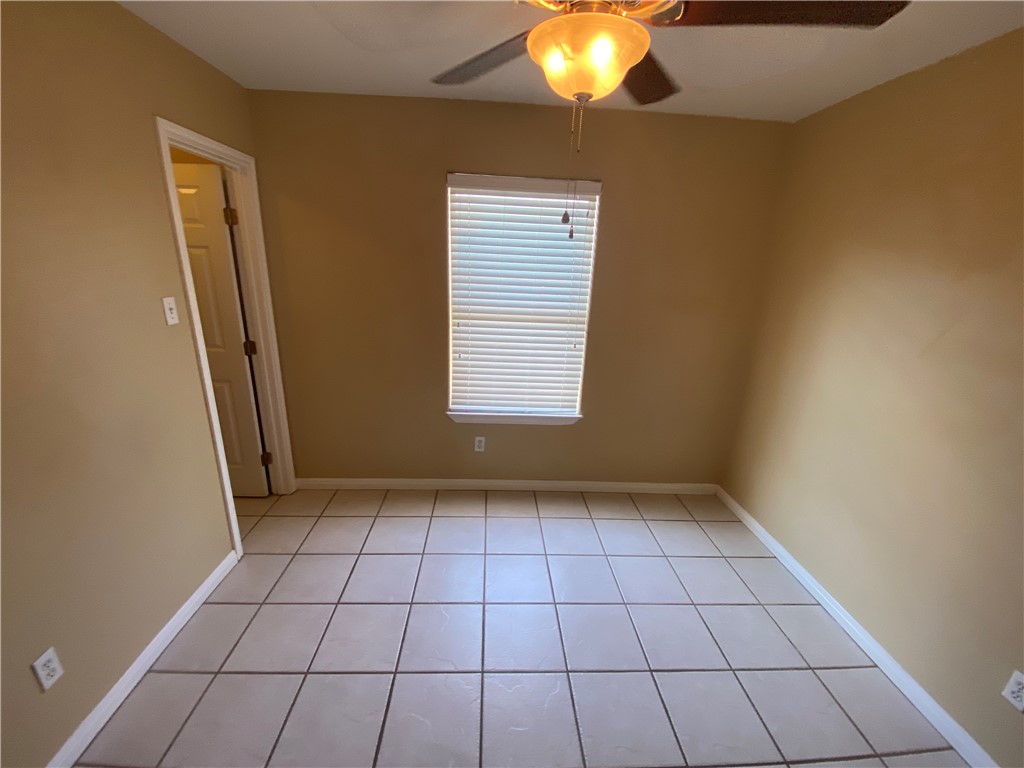 15410 Cruiser Street, Unit B Corpus Christi, TX 78418 - Photo 13 of 25 a view of an empty room and window