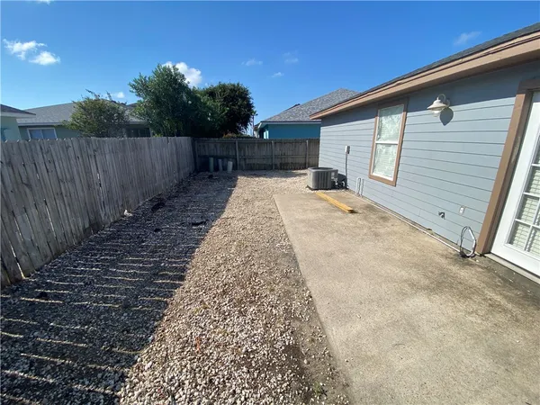 $1,650 | 15410 Cruiser Street, Unit B, Corpus Christi, TX 78418