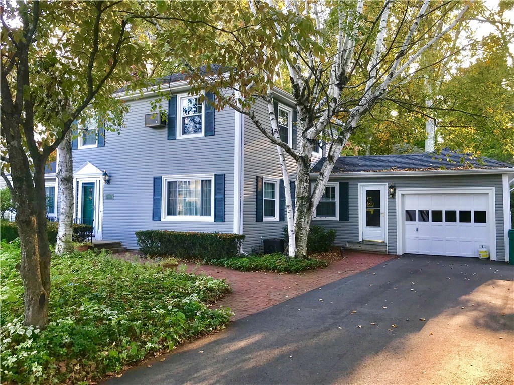 469 Woodland Road Woonsocket, RI 02895 - Photo 2 of 27