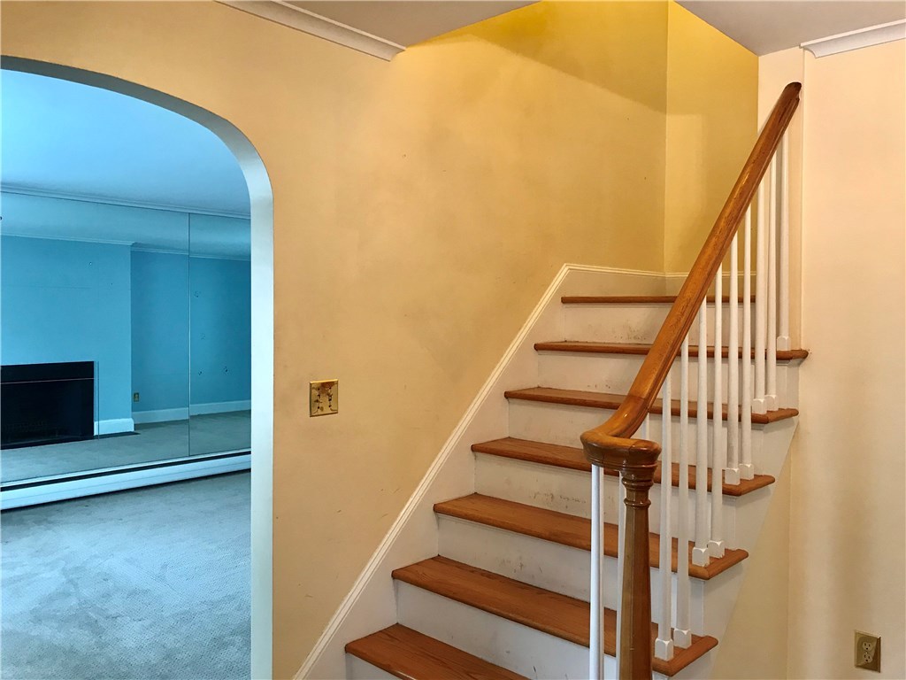 469 Woodland Road Woonsocket, RI 02895 - Photo 6 of 27