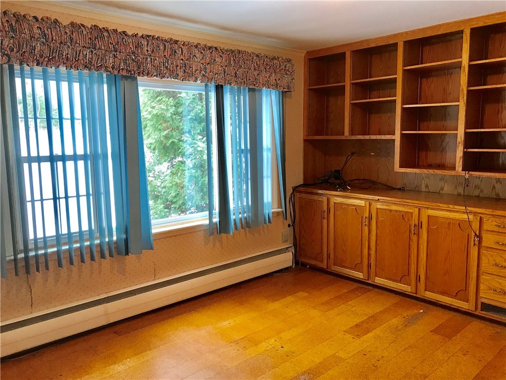 469 Woodland Road Woonsocket, RI 02895 - Photo 9 of 27