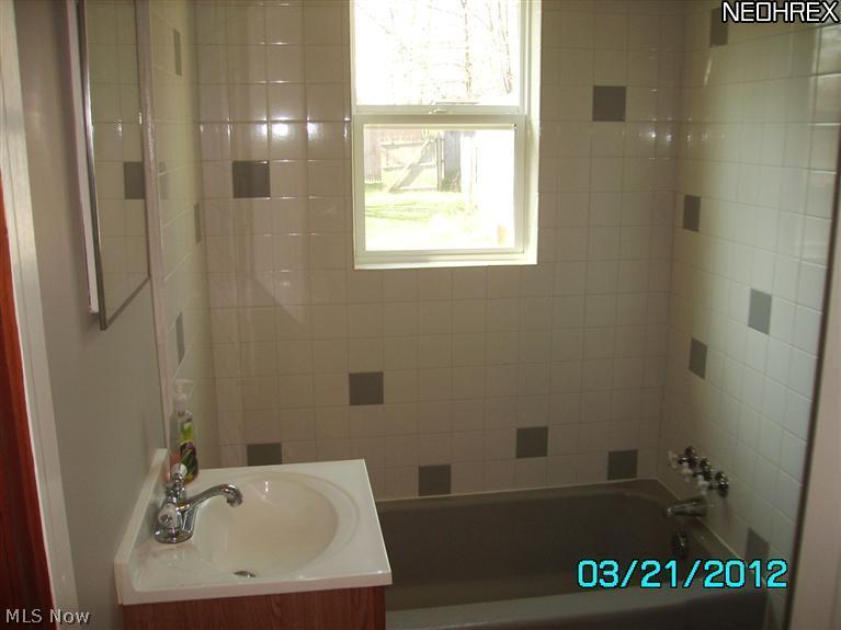 1150 Abington Road Akron, OH 44312 - Photo 7 of 10 Gallery Image 7