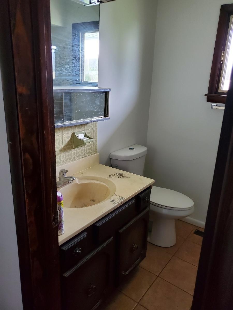 3671 Parmenter Road Durand, MI 48429 - Photo 17 of 21 bathroom