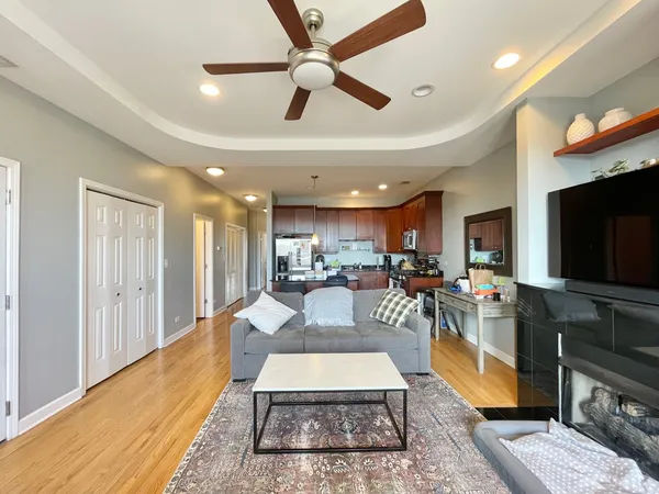 $4,700 | 2734 North Wolcott Avenue, Unit 203, Chicago, IL 60614