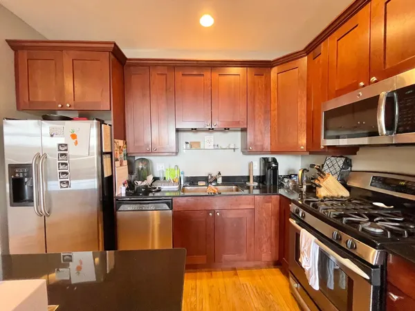 $4,700 | 2734 North Wolcott Avenue, Unit 203, Chicago, IL 60614