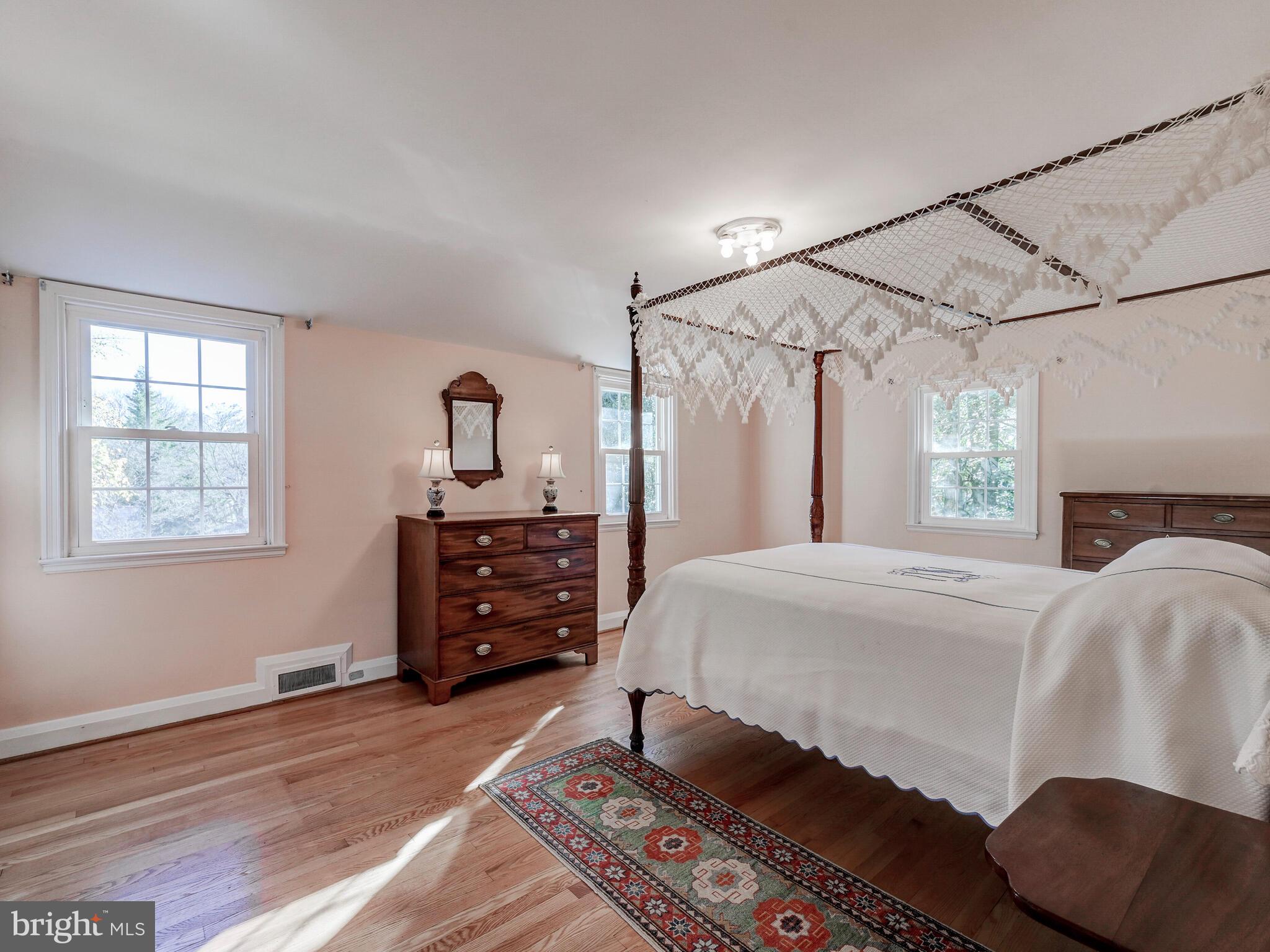 208 North Tyrone Road Baltimore, MD 21212 - Photo 16 of 28 Upper floor: 1st bedroom