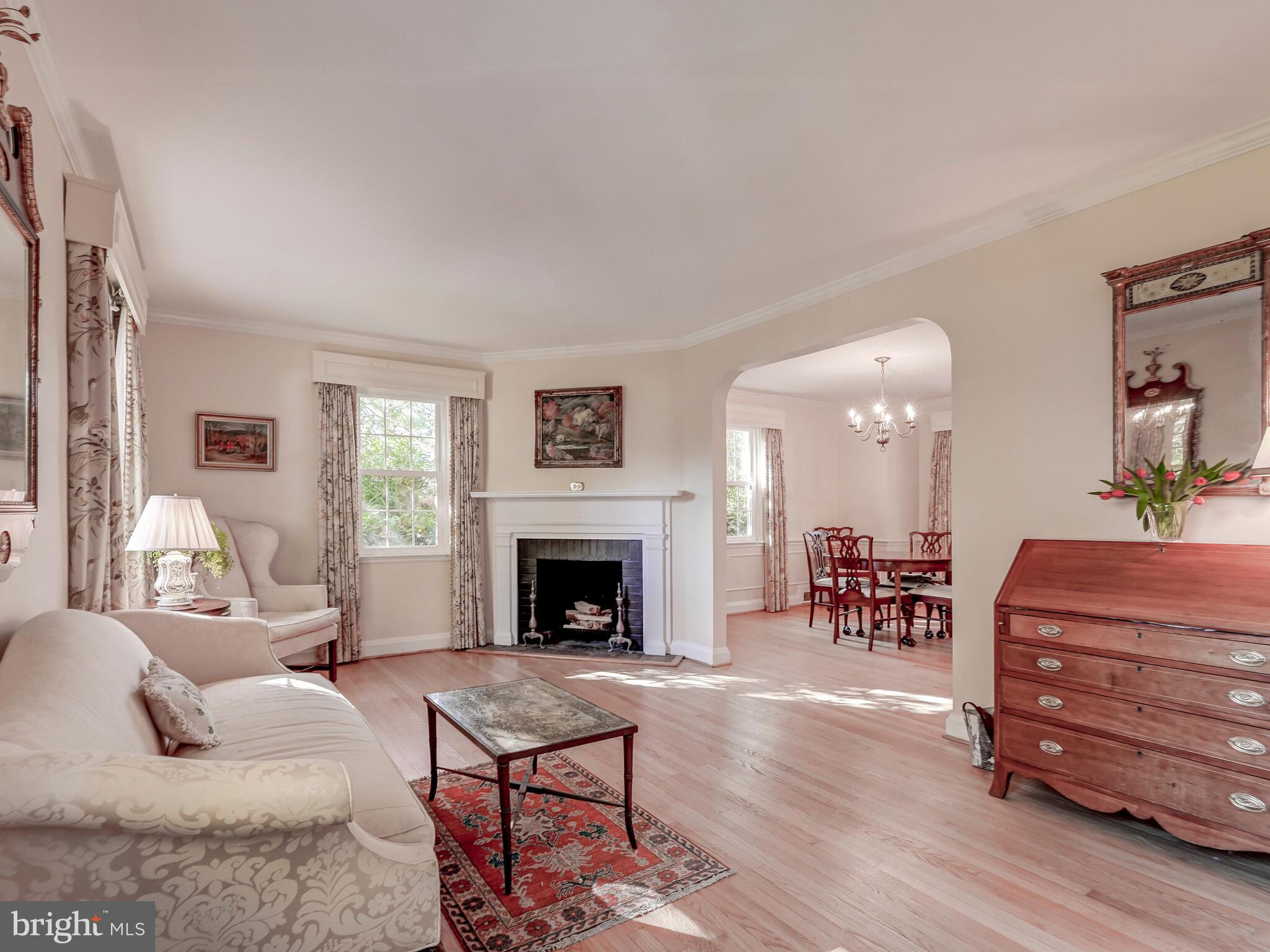 208 North Tyrone Road Baltimore, MD 21212 - Photo 7 of 28 Living room w/ wood burning fireplace