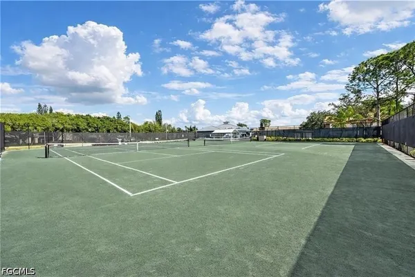 $1,450 | 5665 Trailwinds Drive, Unit 621, Fort Myers, FL 33907
