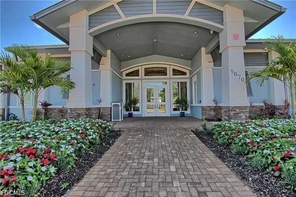 $1,450 | 5665 Trailwinds Drive, Unit 621, Fort Myers, FL 33907