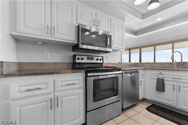 $1,450 | 5665 Trailwinds Drive, Unit 621, Fort Myers, FL 33907