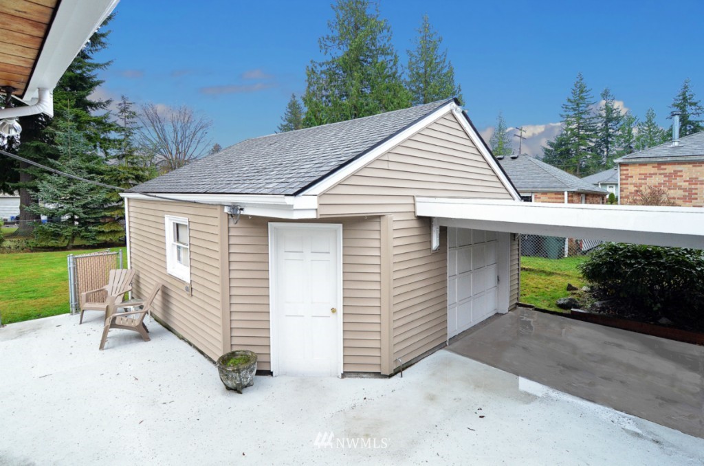 6929 Cady Road Everett, WA 98203 - Photo 3 of 13