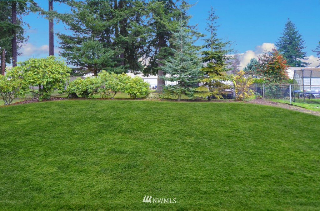 6929 Cady Road Everett, WA 98203 - Photo 4 of 13