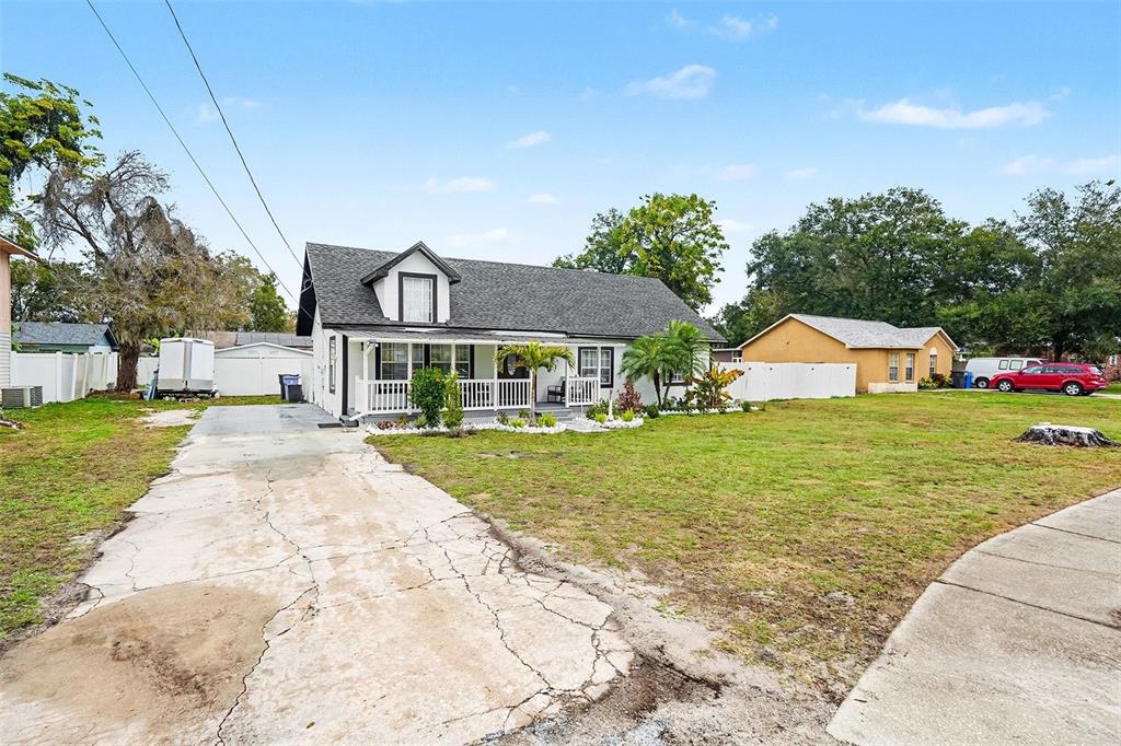 413 Euclid Avenue Seffner, FL 33584 - Photo 3 of 39