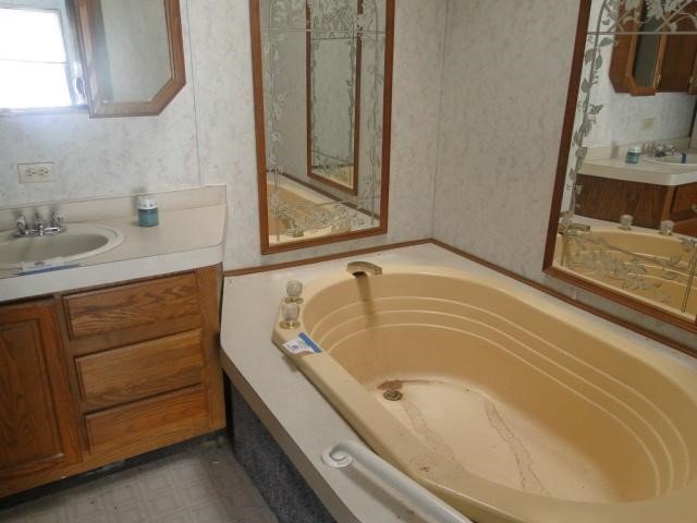 5070 West Carpenter Road Flint, MI 48504 - Photo 11 of 16