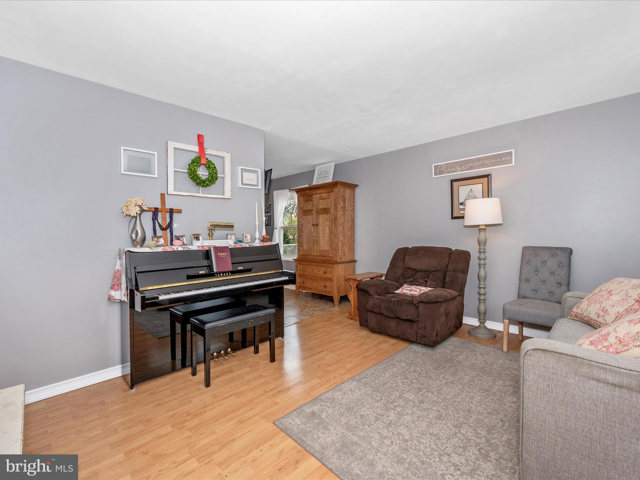 303 Loganberry Court Frederick, MD 21701 - Photo 13 of 50 Living Room