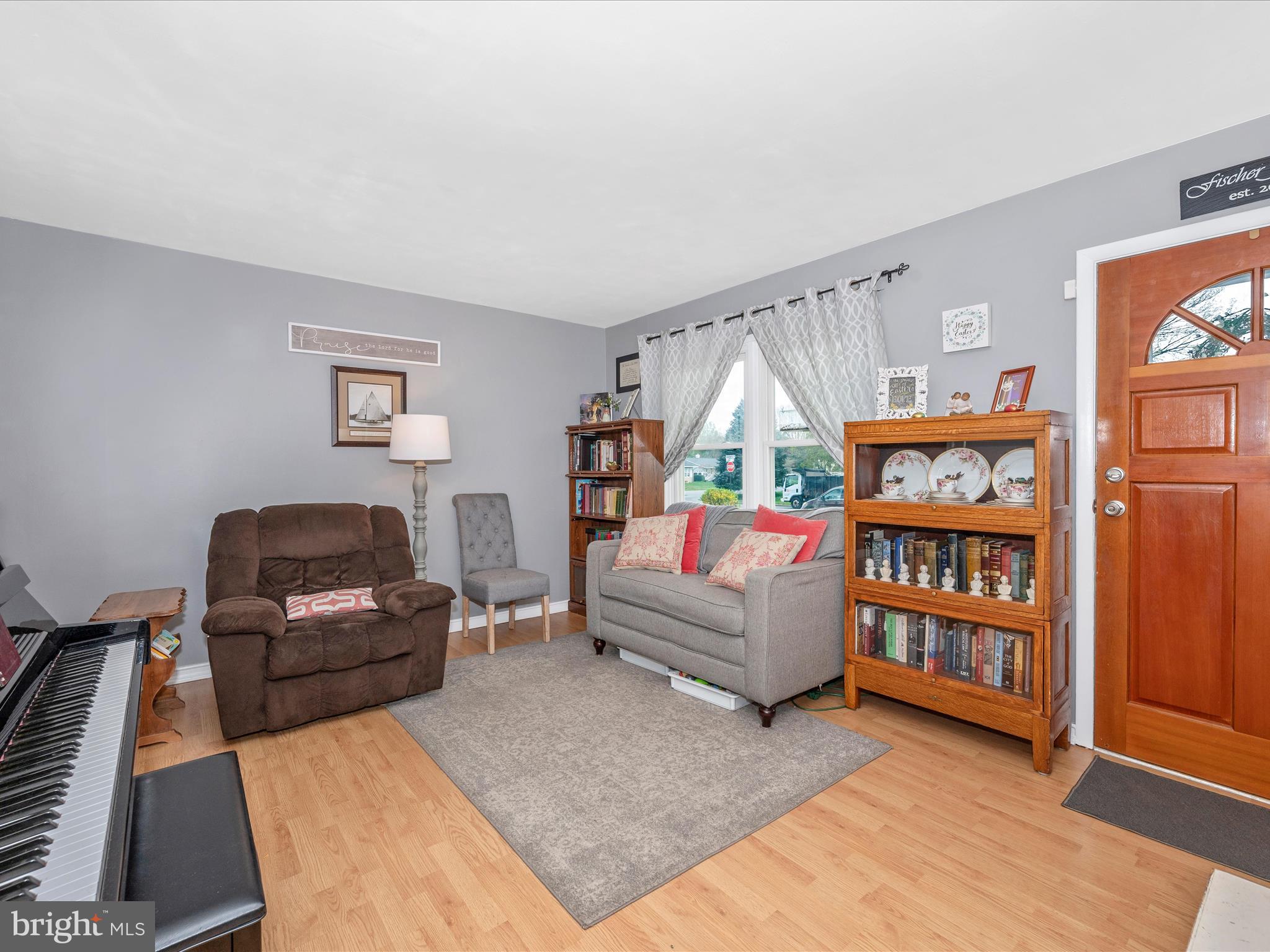 303 Loganberry Court Frederick, MD 21701 - Photo 18 of 50 Living Room