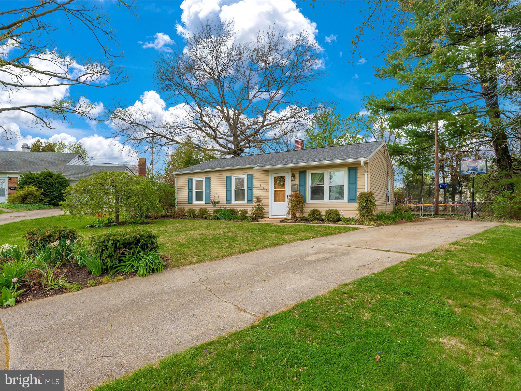 303 Loganberry Court Frederick, MD 21701 - Photo 5 of 50 Parking for 3 Vehicles