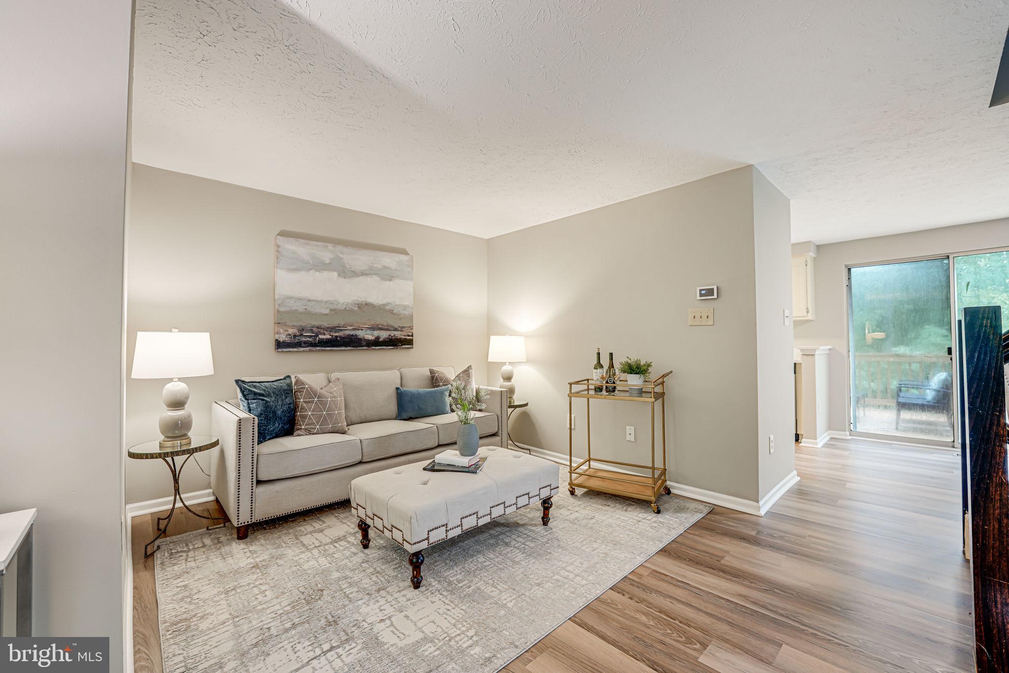 11014 Granby Court Reston, VA 20191 - Photo 5 of 46 Living Room / Family Room space