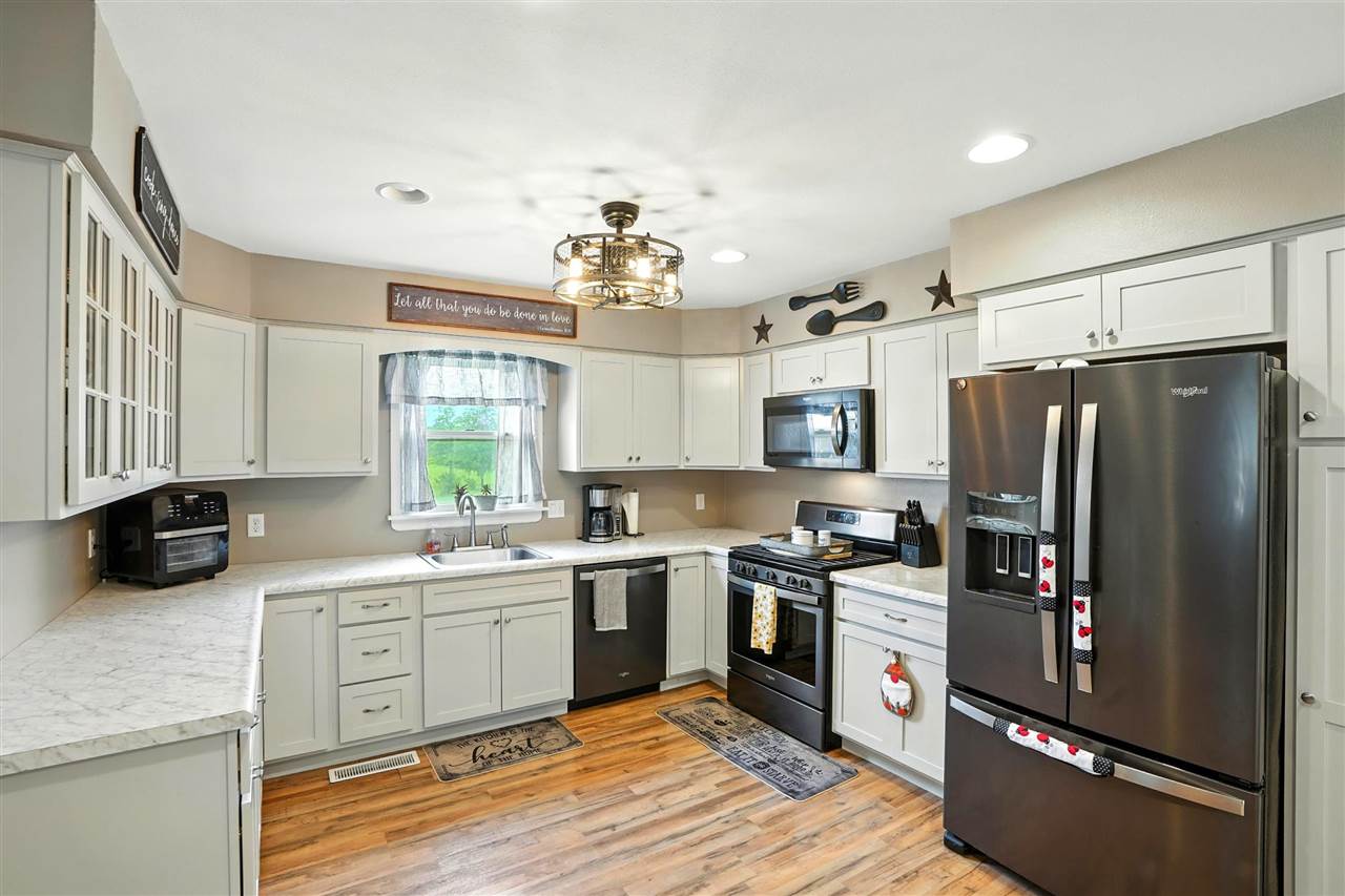 5888 Sand Road Southeast Lone Tree, IA 52755 - Photo 34 of 70 Gallery Image 34