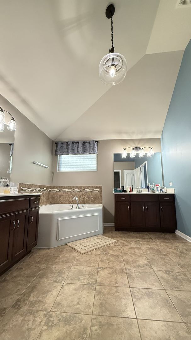 9 Heather Court Bolingbrook, IL 60490 - Photo 28 of 48