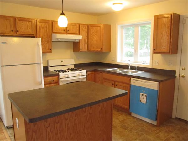 75 Quincy Street Springfield, MA 01109 - Photo 2 of 4