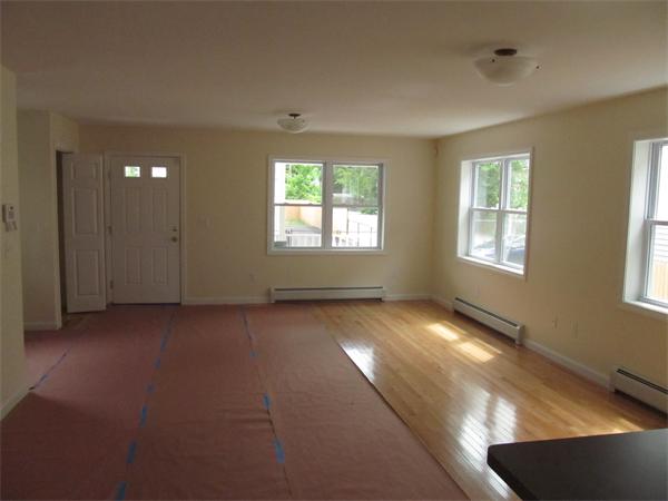 75 Quincy Street Springfield, MA 01109 - Photo 3 of 4
