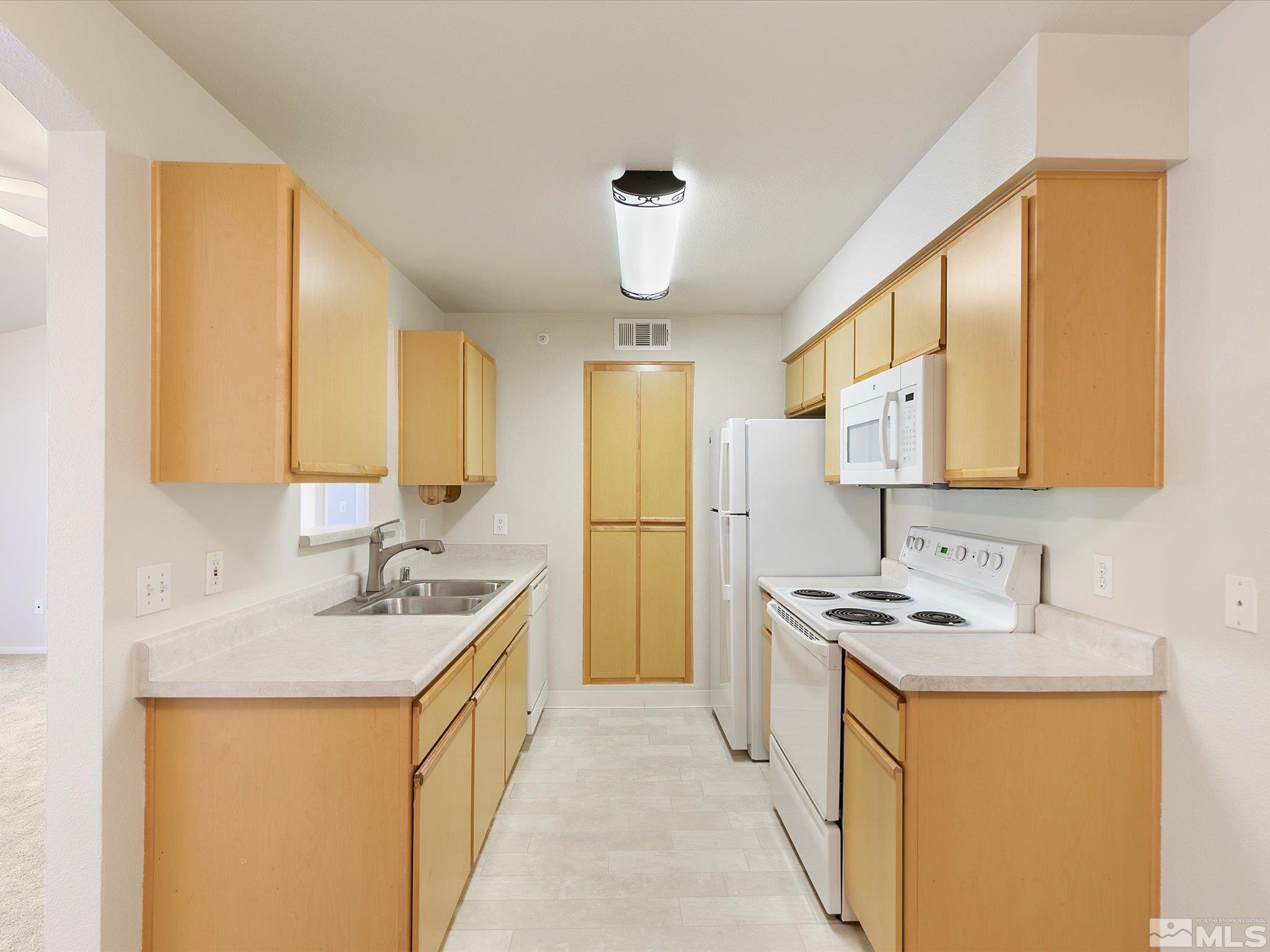 6850 Sharlands Avenue, Unit Z2156 Reno, NV 89523 - Photo 8 of 38 Photo 8