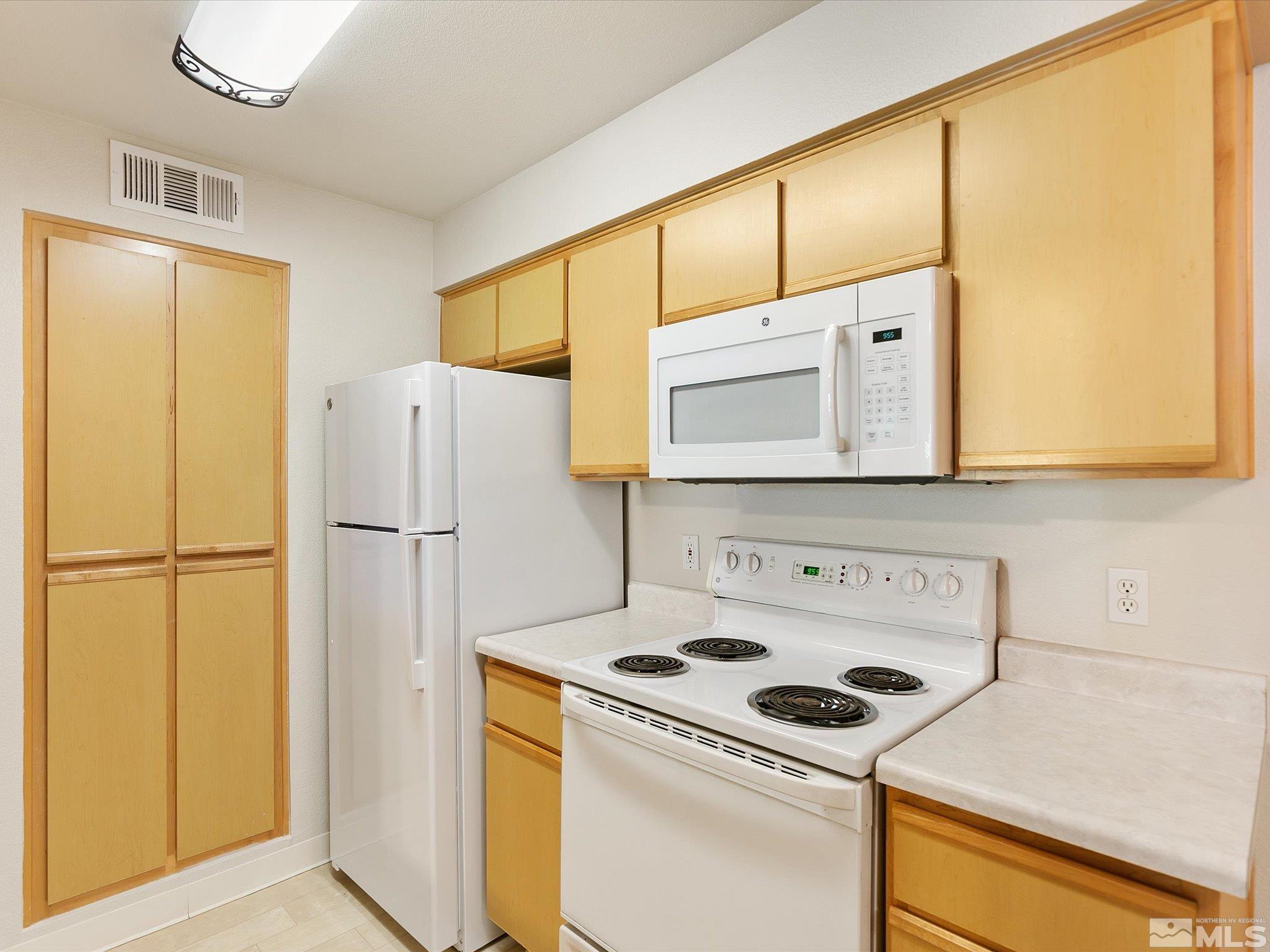 6850 Sharlands Avenue, Unit Z2156 Reno, NV 89523 - Photo 9 of 38 Photo 9