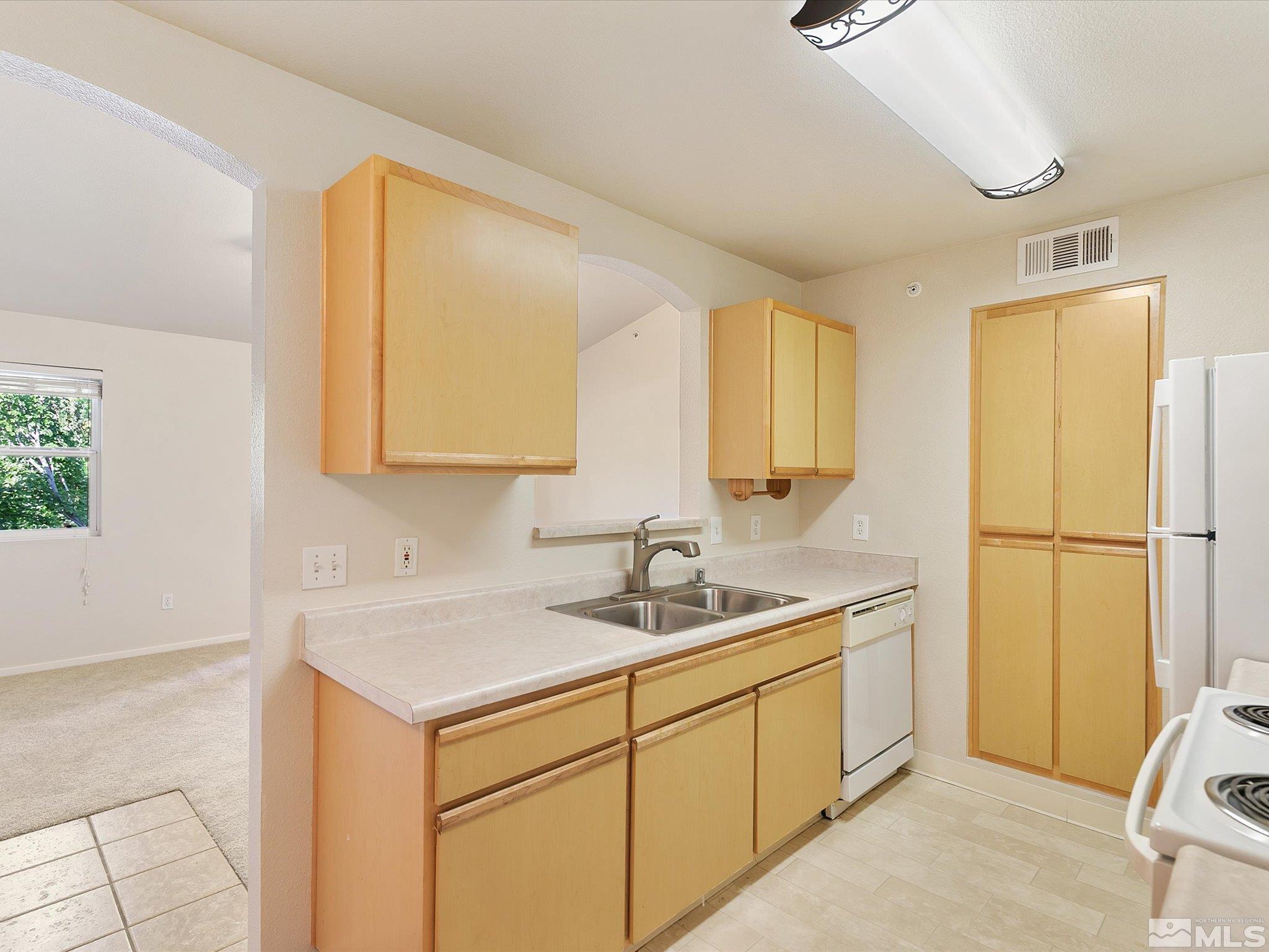 6850 Sharlands Avenue, Unit Z2156 Reno, NV 89523 - Photo 10 of 38 Photo 10