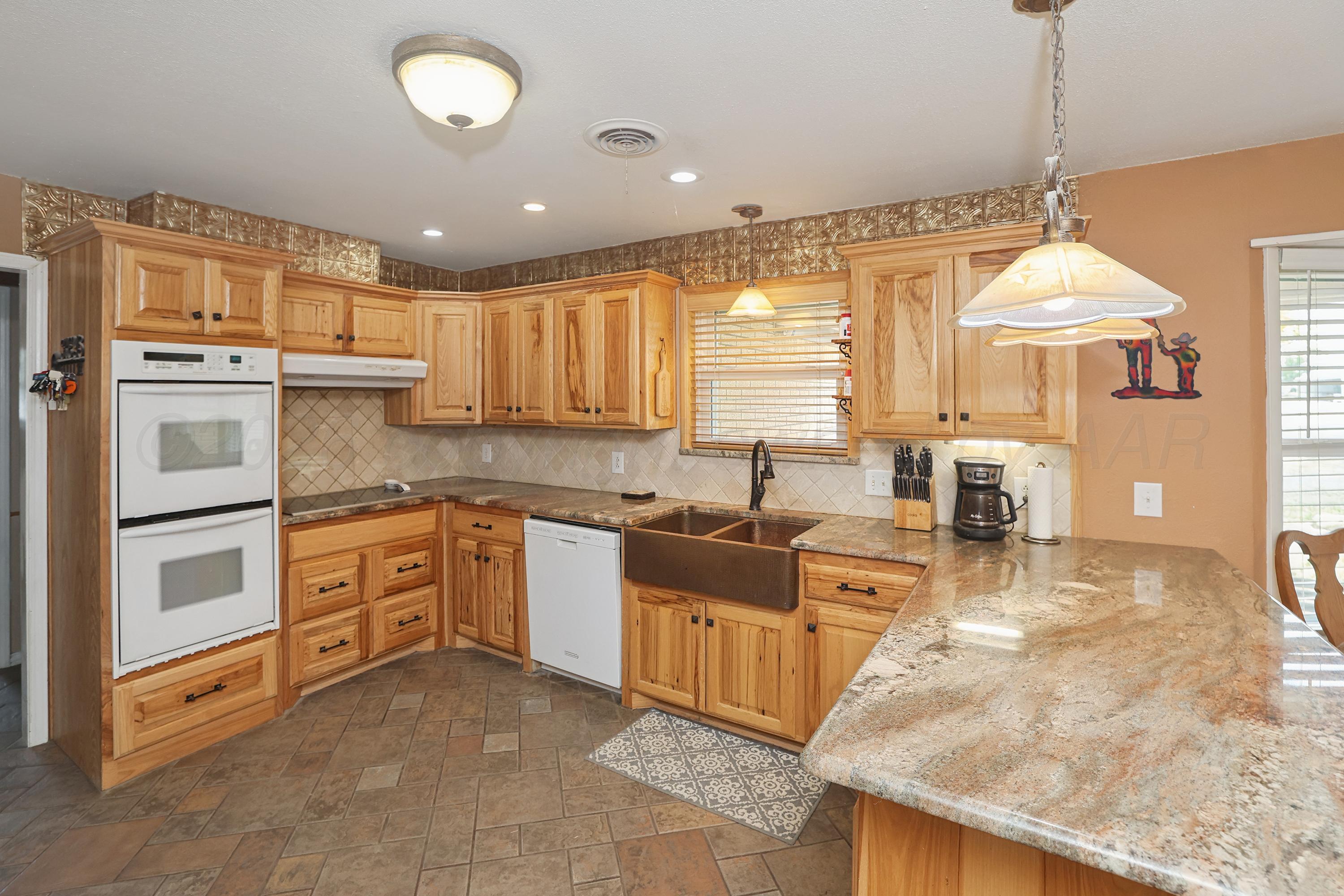 14653 Halsey Trail Amarillo, TX 79118 - Photo 11 of 67 13-Kitchen
