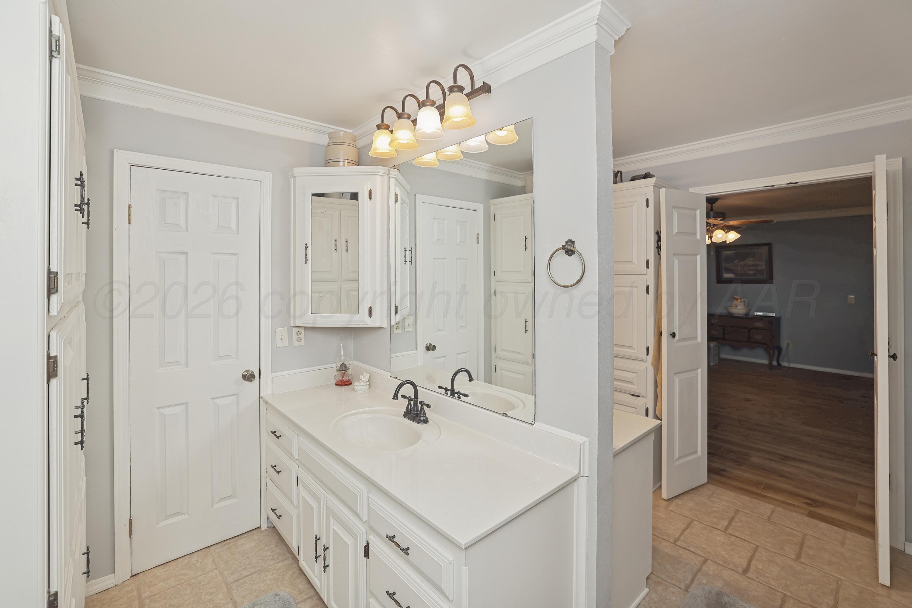 14653 Halsey Trail Amarillo, TX 79118 - Photo 16 of 67 18-Primary Bath