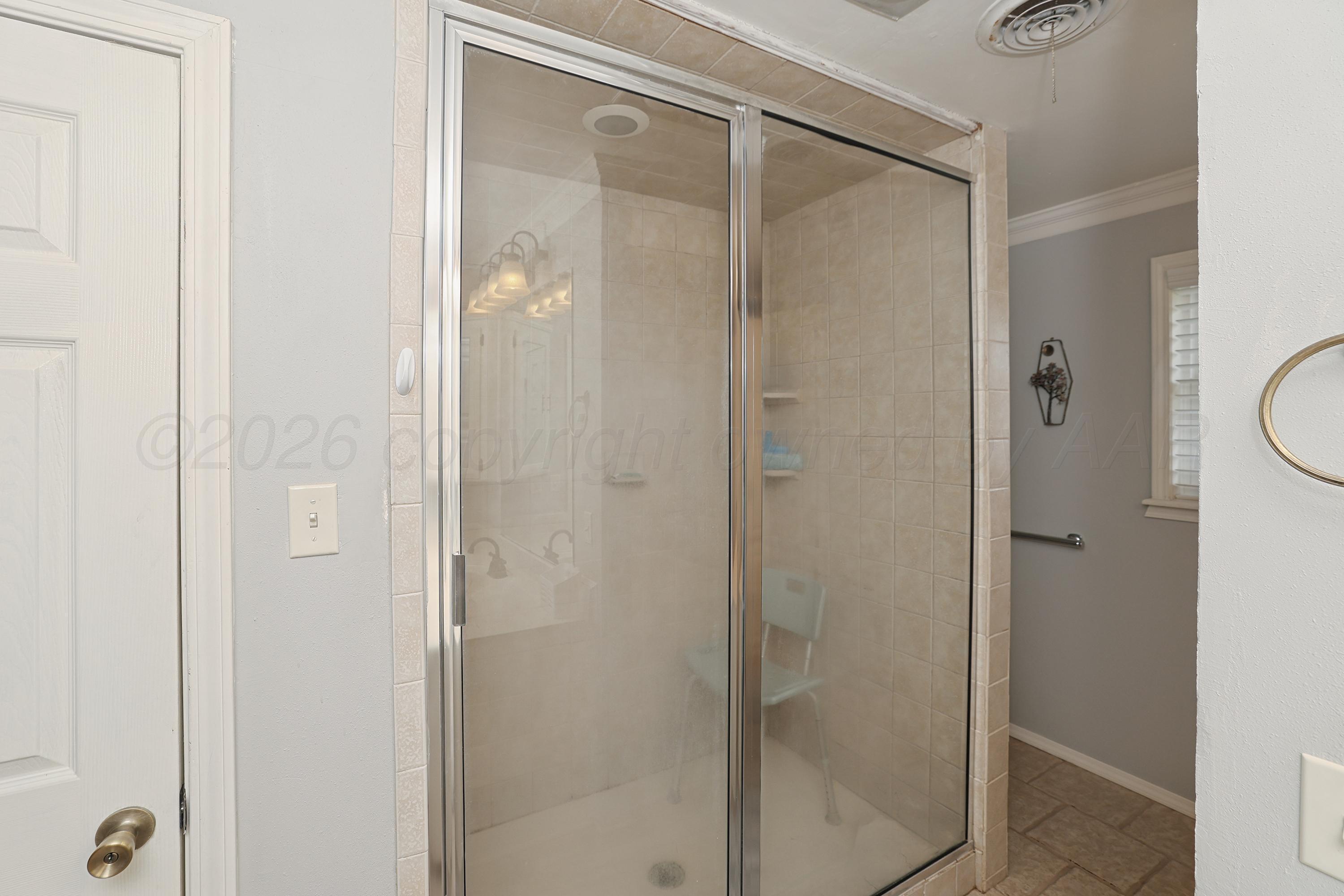 14653 Halsey Trail Amarillo, TX 79118 - Photo 17 of 67 21-Primary Bath Shower