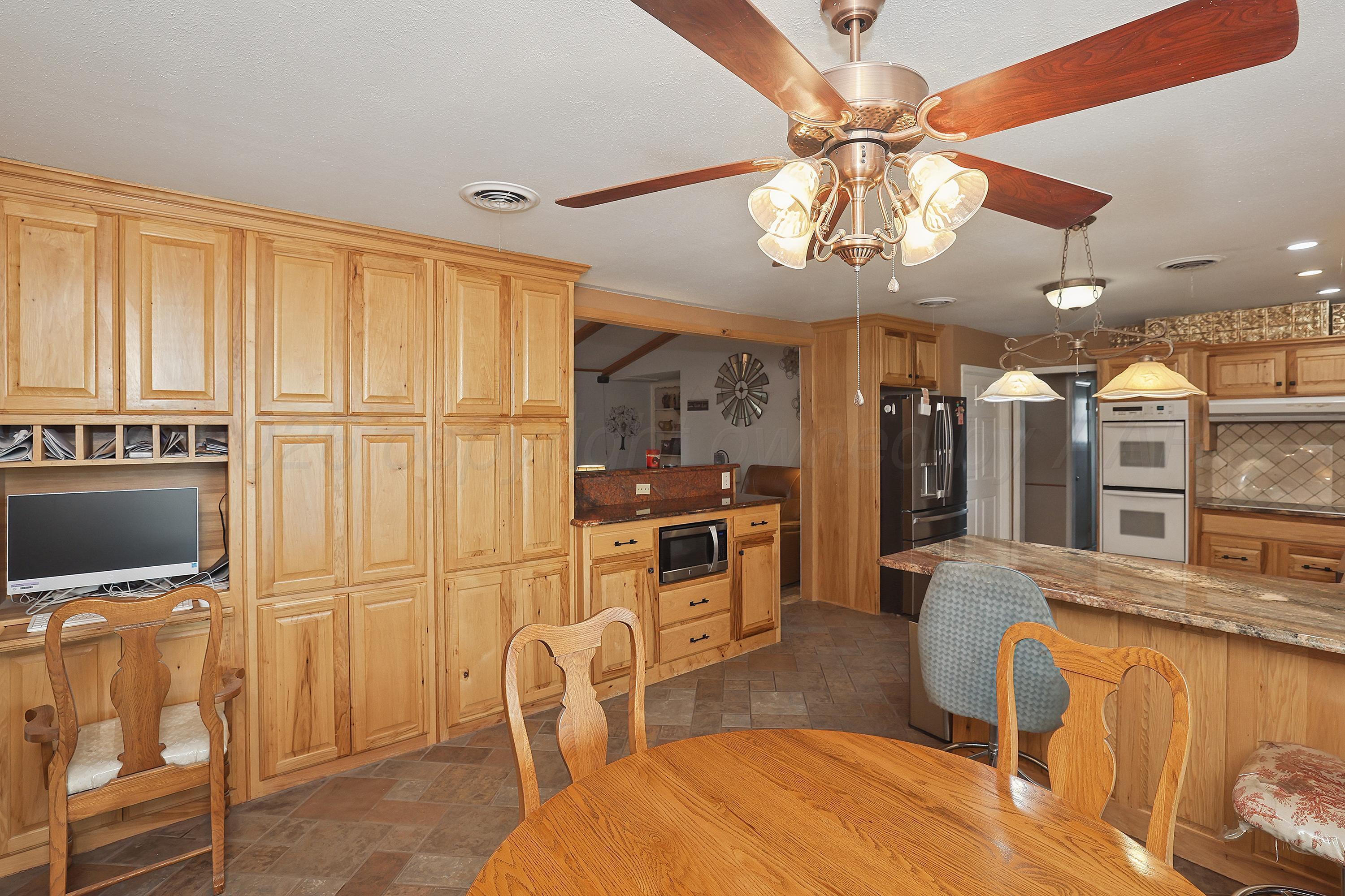 14653 Halsey Trail Amarillo, TX 79118 - Photo 53 of 67 10-Dining Area Built-ins