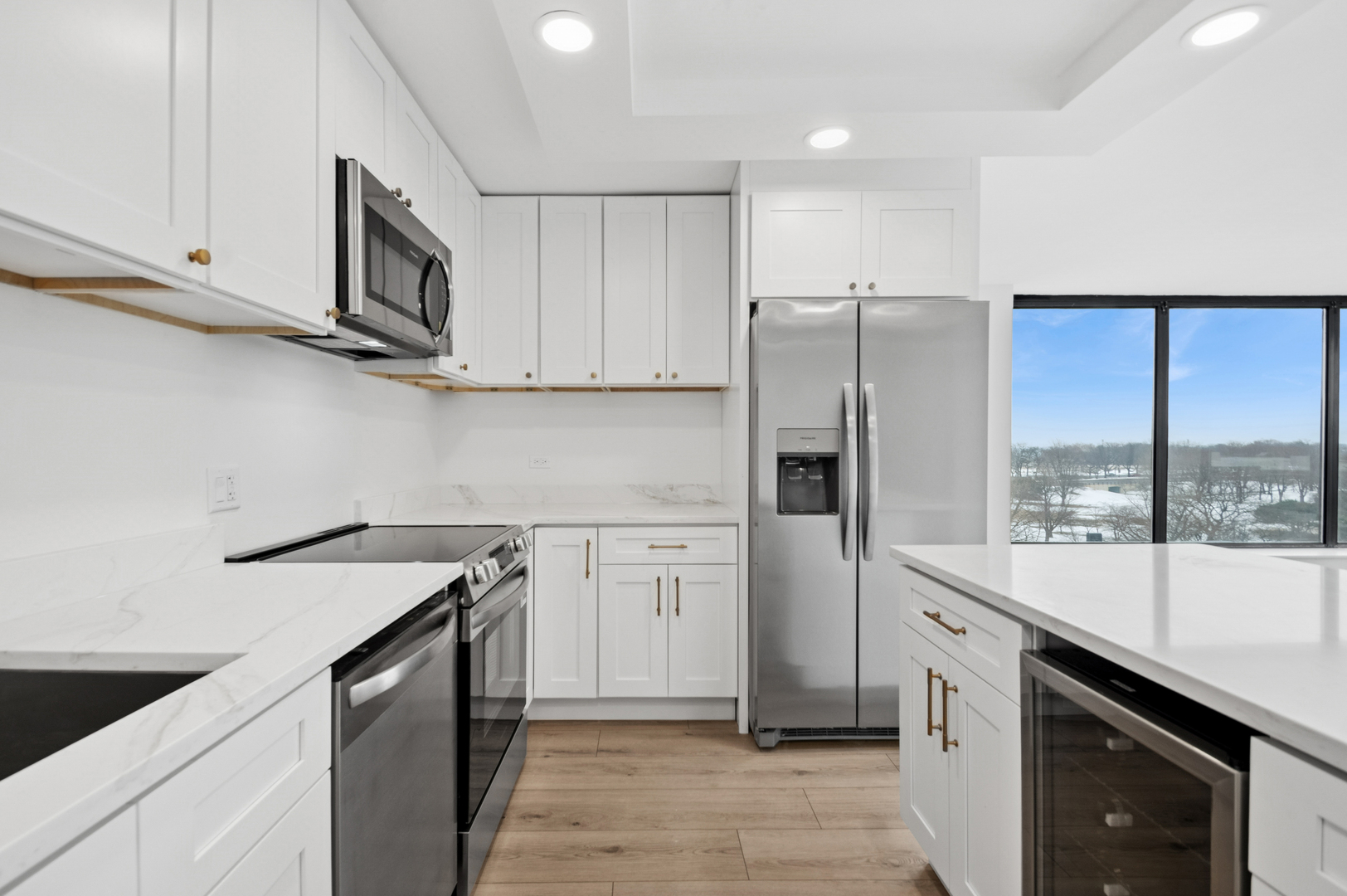 5445 North Sheridan Road, Unit 612 Chicago, IL 60640 - Photo 5 of 26 Gallery Image 5