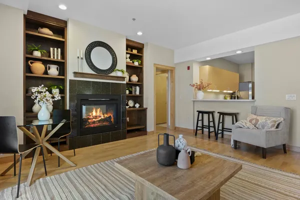 $415,500 | 1037 Williamson Street, Unit 107, Madison, WI 53703