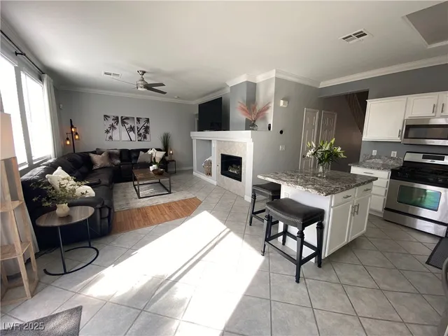 $3,650 | 10637 Amblewood Avenue, Las Vegas, NV 89144