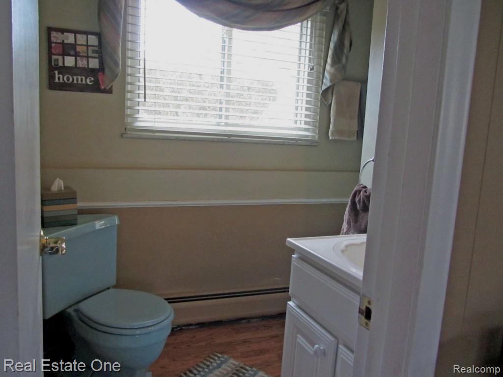 3821 Stonecrest Road West Bloomfield, MI 48322 - Photo 20 of 37 cornerbath1_edited-2.jpg